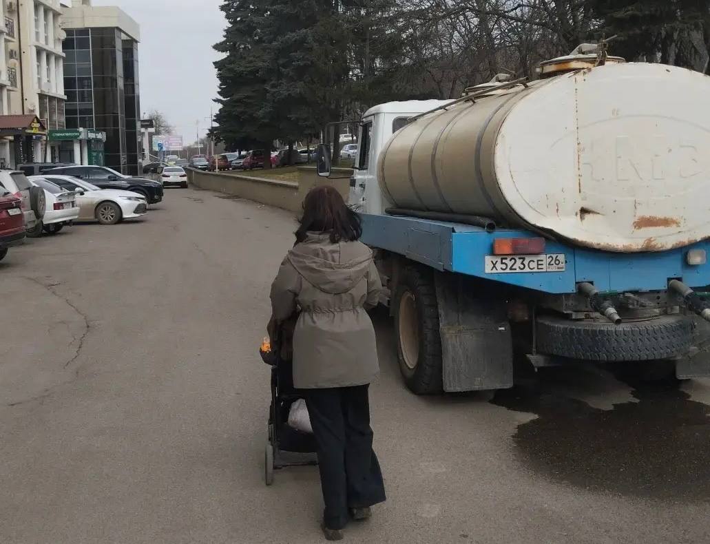 Дмитрий Ворошилов: Калинина, 2а. Ворошилов в МАХ