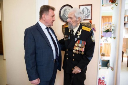 Иван Ульянченко: Самые теплые поздравления и подарки в преддверии Дня защитника Отечества передаем ветеранам, участникам Великой Отечественной войны