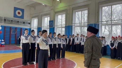 В школе № 7 Ессентуков прошёл смотр строя и песни