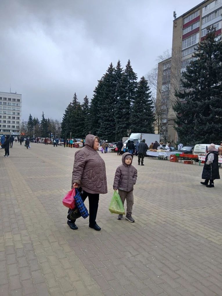 Иван Ульянченко: Праздничная сельскохозяйственная ярмарка развернулась сегодня на площади 200-летия Иван Ульянченко: Праздничная сельскохозяйственная ярмарка развернулась сегодня на площади 200-летия