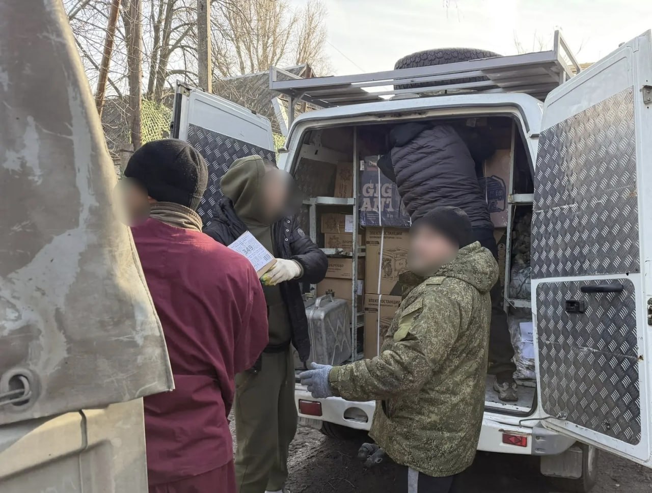 2,5 тонны гуманитарной помощи доставили бойцам СВО из Ставрополя ко Дню защитника Отечества 2,5 тонны гуманитарной помощи доставили бойцам СВО из Ставрополя ко Дню защитника Отечества