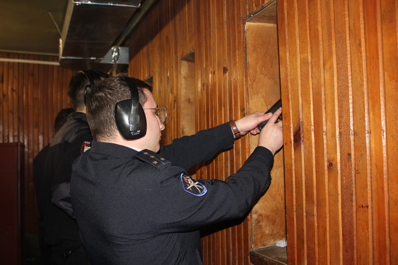 На Ставрополье в преддверии Дня защитника Отечества состоялись соревнования по стрельбе среди сотрудников краевого Главка На Ставрополье в преддверии Дня защитника Отечества состоялись соревнования по стрельбе среди сотрудников краевого Главка