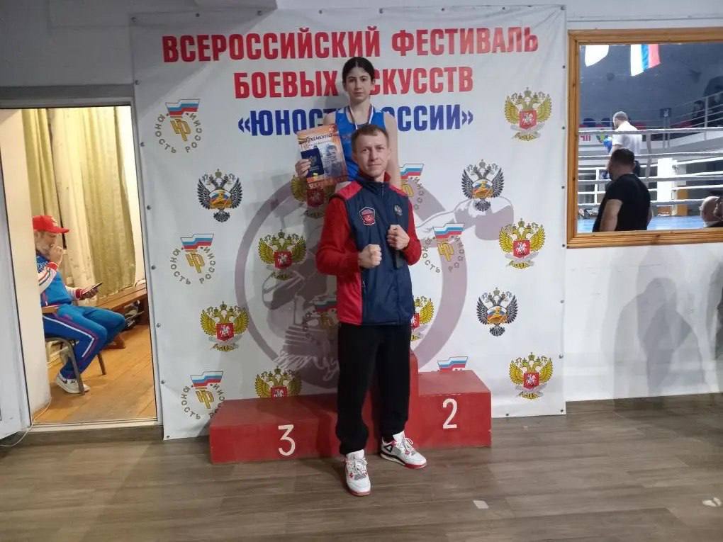 На суворовских рингах. Более 280 боксеров оспаривали в станице Суворовская Предгорного округа награды первенства Северо-Кавказского федерального округа среди юношей 15-16 лет, девушек 13-14 и 15-16 лет и юниорок 17-18 лет и... На суворовских рингах. Более 280 боксеров оспаривали в станице Суворовская Предгорного округа награды первенства Северо-Кавказского федерального округа среди юношей 15-16 лет, девушек 13-14 и 15-16 лет и юниорок 17-18 лет и...