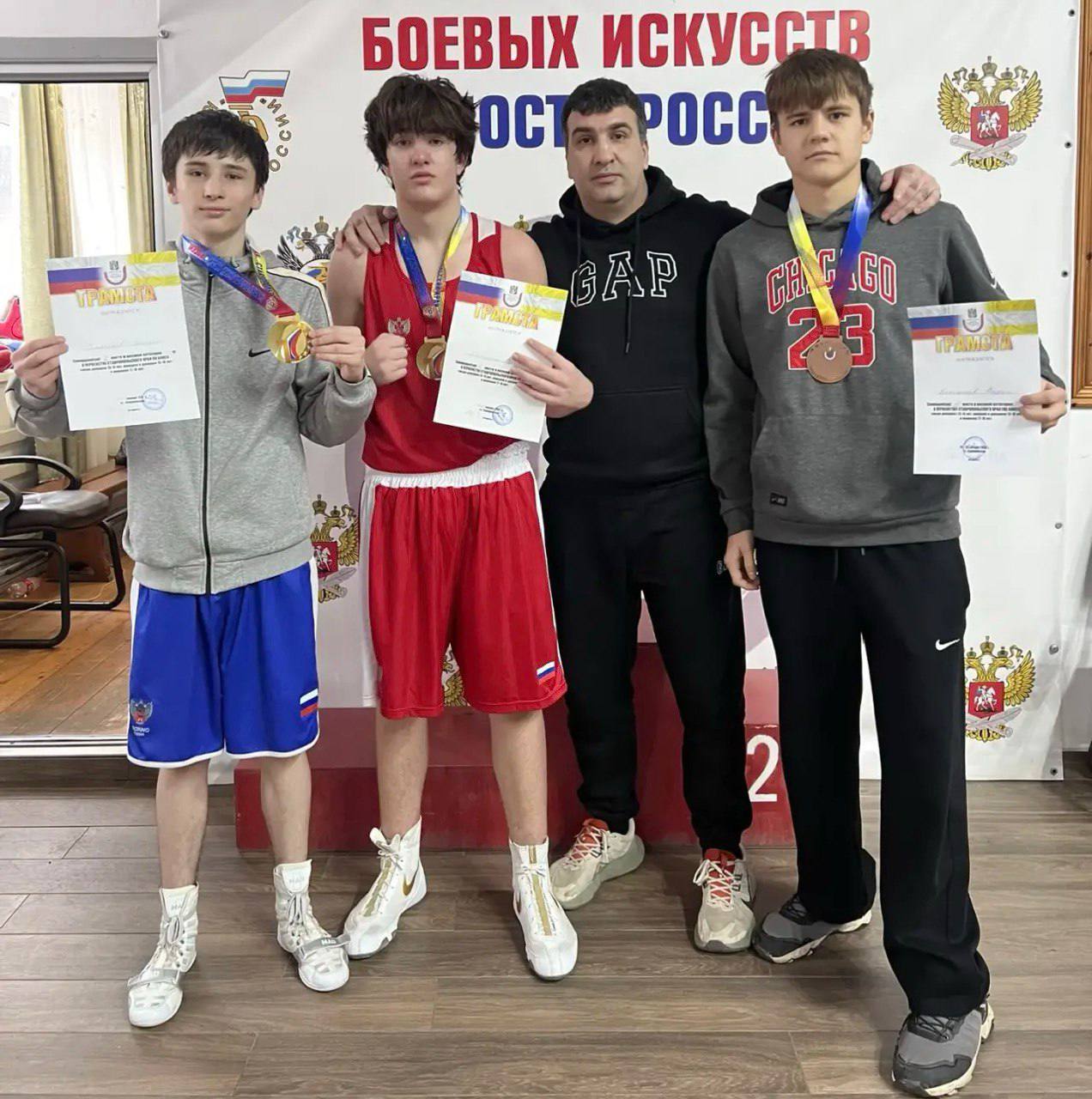 На суворовских рингах. Более 280 боксеров оспаривали в станице Суворовская Предгорного округа награды первенства Северо-Кавказского федерального округа среди юношей 15-16 лет, девушек 13-14 и 15-16 лет и юниорок 17-18 лет и... На суворовских рингах. Более 280 боксеров оспаривали в станице Суворовская Предгорного округа награды первенства Северо-Кавказского федерального округа среди юношей 15-16 лет, девушек 13-14 и 15-16 лет и юниорок 17-18 лет и...