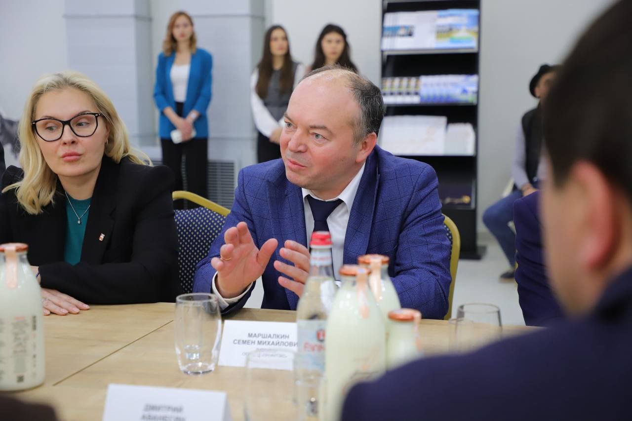 Нас объединяет многое. Нас объединяет главное! Делегация города Пятигорска прибыла в Республику Армения Нас объединяет многое. Нас объединяет главное! Делегация города Пятигорска прибыла в Республику Армения