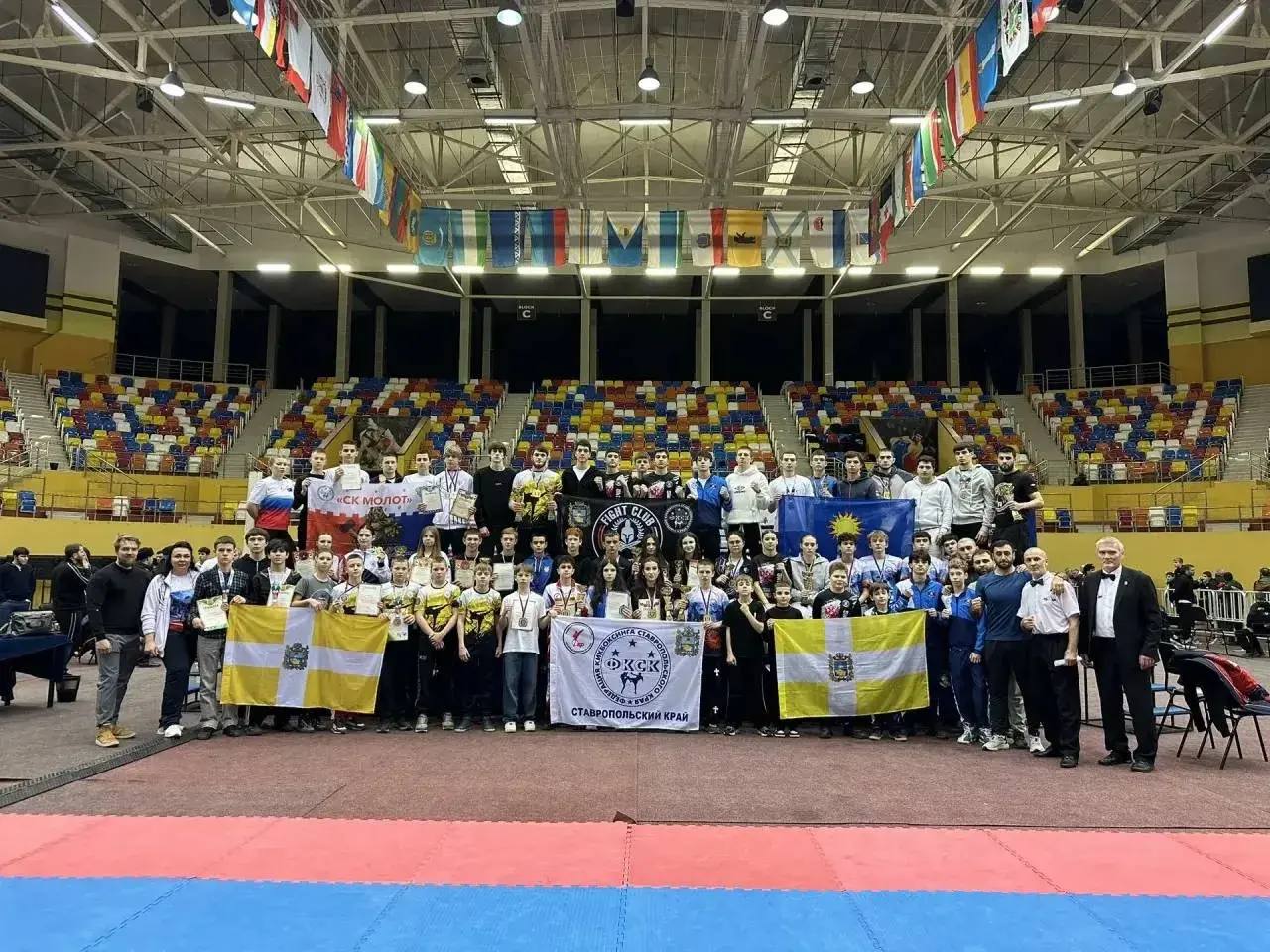 Призы Каспийска. Более тысячи бойцов собрали в Каспийске чемпионат и первенство Северо-Кавказского федерального округа по кикбоксингу