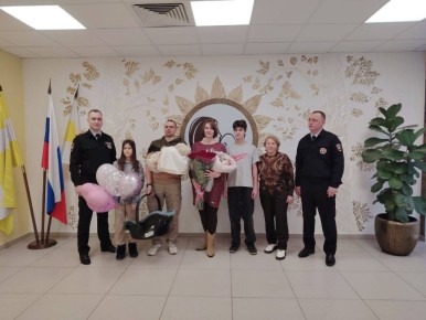 Автоинспекторы в Ставрополе помогли семье вовремя добраться в перинатальный центр