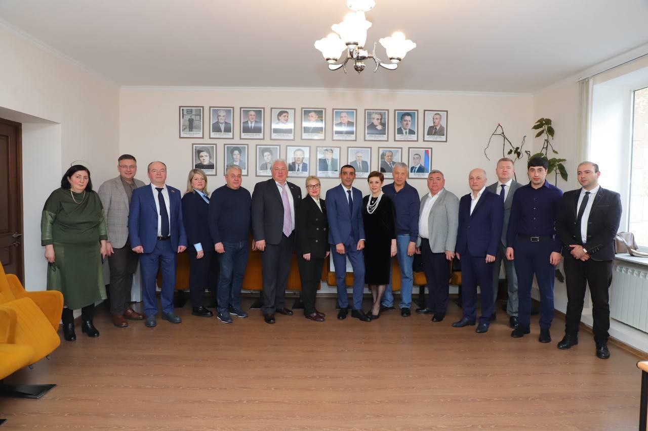 Сквер Дружбы и Братства. Пятигорск и Дилижан: ценность общей истории