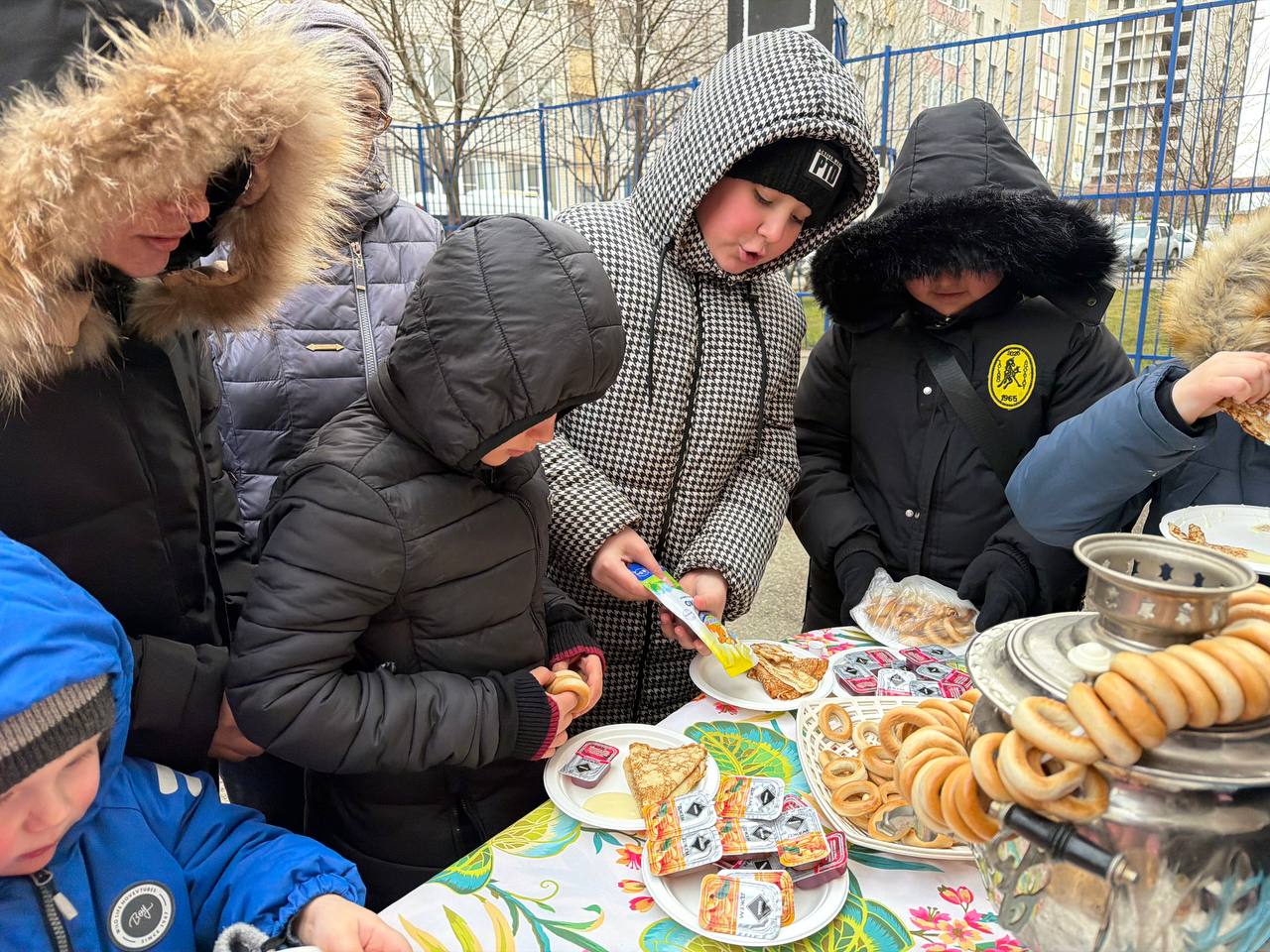 #депутатскаядеятельность. Александр Резников в преддверии Дня защитника Отчества при поддержке фонда «Жить с мечтой» вместе с волонтерами организовал отправку 7,5 тонн необходимого снаряжения и провизии бойцам 247-го... #депутатскаядеятельность. Александр Резников в преддверии Дня защитника Отчества при поддержке фонда «Жить с мечтой» вместе с волонтерами организовал отправку 7,5 тонн необходимого снаряжения и провизии бойцам 247-го...