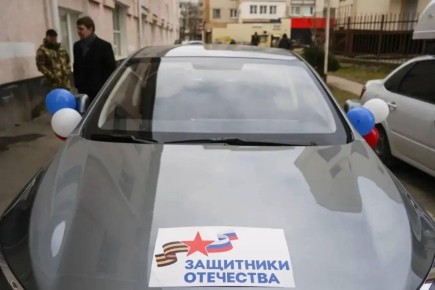 Ветеран СВО на Ставрополье получил автомобиль с ручным управлением