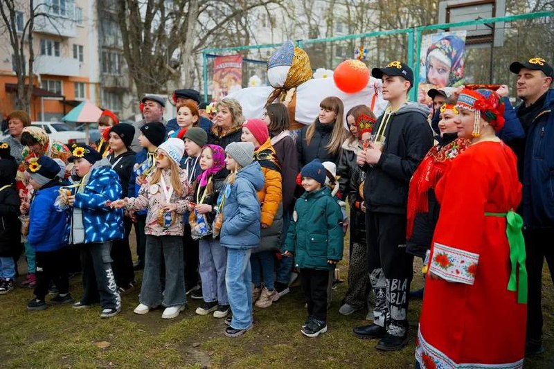 #депутатскаядеятельность. Александр Резников в преддверии Дня защитника Отчества при поддержке фонда «Жить с мечтой» вместе с волонтерами организовал отправку 7,5 тонн необходимого снаряжения и провизии бойцам 247-го... #депутатскаядеятельность. Александр Резников в преддверии Дня защитника Отчества при поддержке фонда «Жить с мечтой» вместе с волонтерами организовал отправку 7,5 тонн необходимого снаряжения и провизии бойцам 247-го...