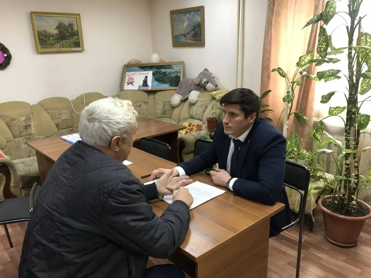 #депутатскаядеятельность. Александр Резников в преддверии Дня защитника Отчества при поддержке фонда «Жить с мечтой» вместе с волонтерами организовал отправку 7,5 тонн необходимого снаряжения и провизии бойцам 247-го... #депутатскаядеятельность. Александр Резников в преддверии Дня защитника Отчества при поддержке фонда «Жить с мечтой» вместе с волонтерами организовал отправку 7,5 тонн необходимого снаряжения и провизии бойцам 247-го...