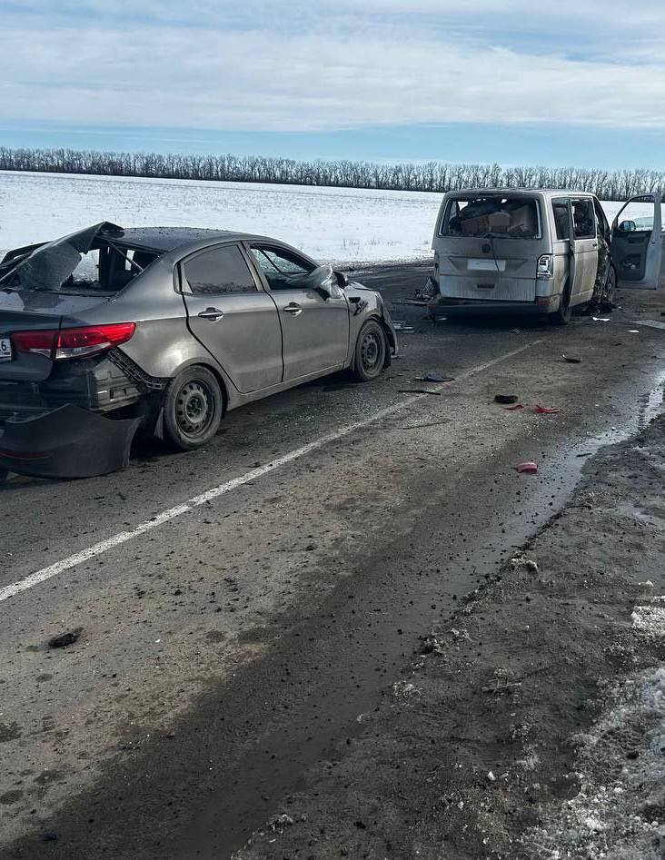 Сегодня вечером БПЛА ВСУ атаковал две машины волонтёров в Марковском районе