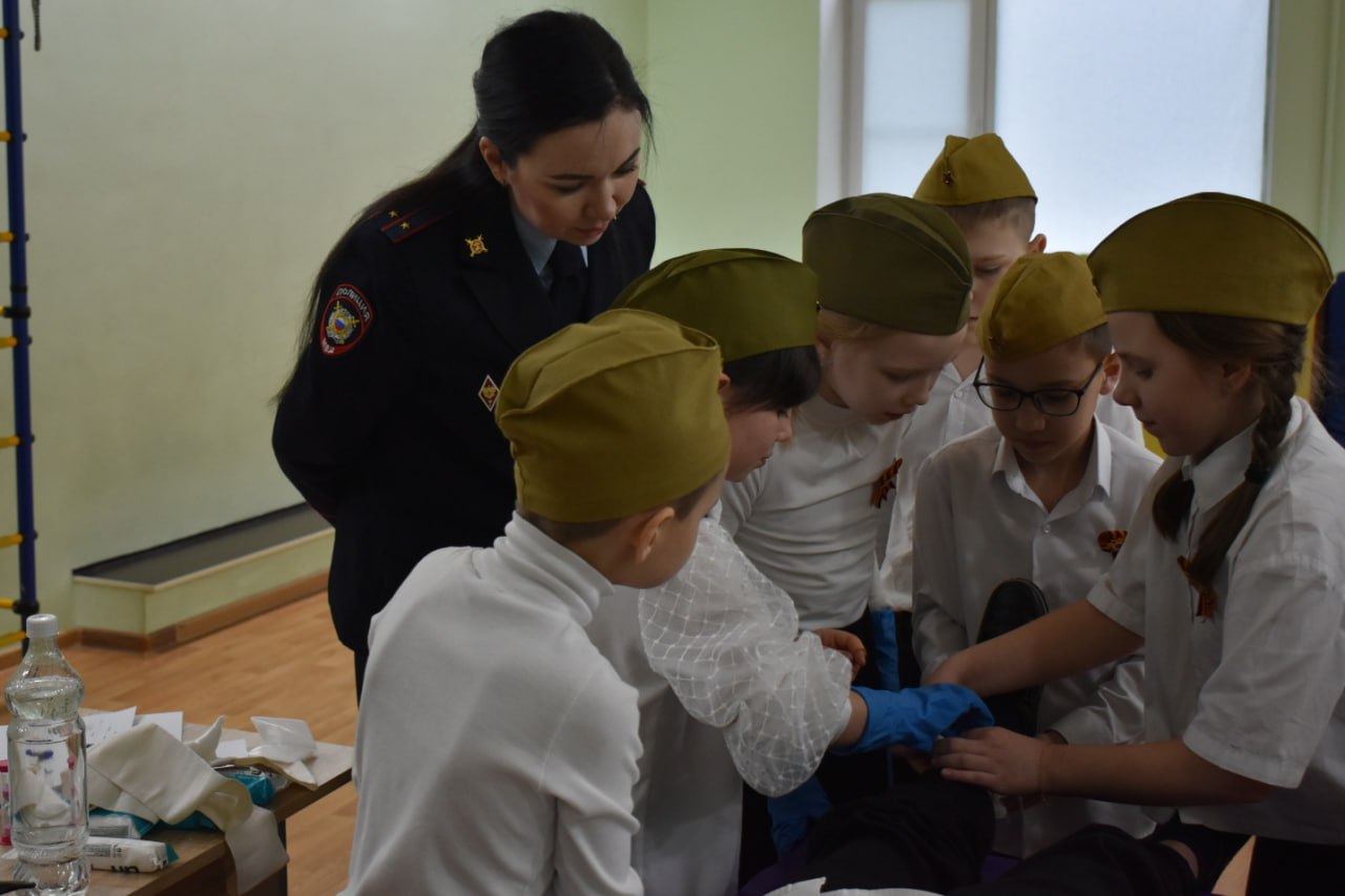 Эксперты-криминалисты краевого Главка приняли участие в военно-патриотической игре «Зарница 2.0» Эксперты-криминалисты краевого Главка приняли участие в военно-патриотической игре «Зарница 2.0»
