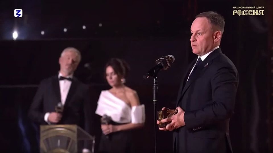 «Диктант Победы» — триумф проекта «Единой России»: миллионы участников и премия «Знание»