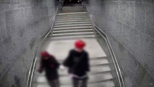 Две камеры разбили подростки в переходе на Кулакова в Ставрополе