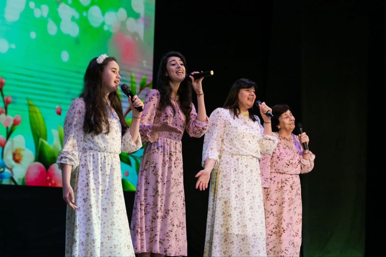 Творческие коллективы города поздравили пятигорчанок с 8 марта Творческие коллективы города поздравили пятигорчанок с 8 марта