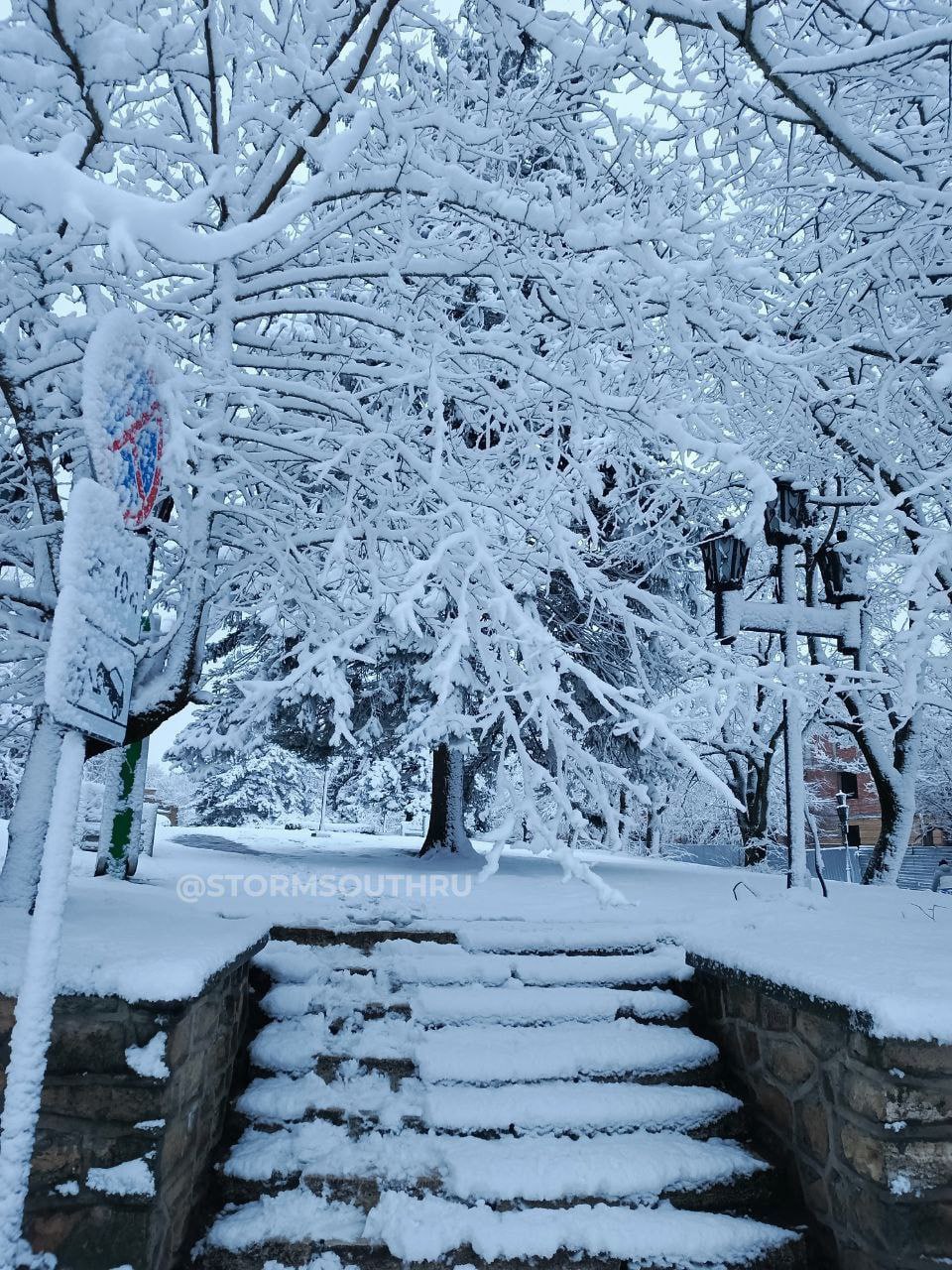 Посмотрите, как КМВ этой ночью засыпало Посмотрите, как КМВ этой ночью засыпало