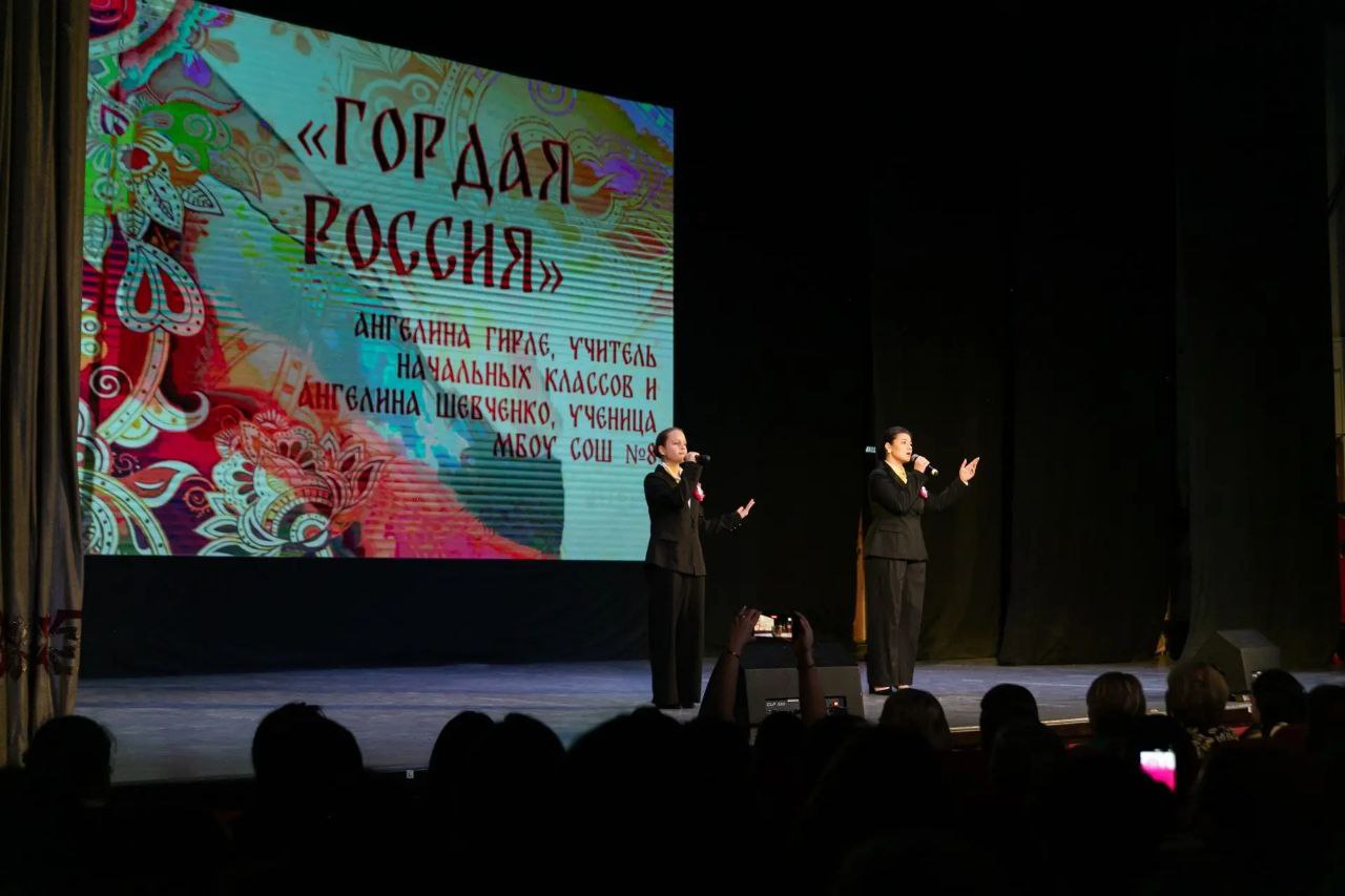 Творческие коллективы города поздравили пятигорчанок с 8 марта Творческие коллективы города поздравили пятигорчанок с 8 марта