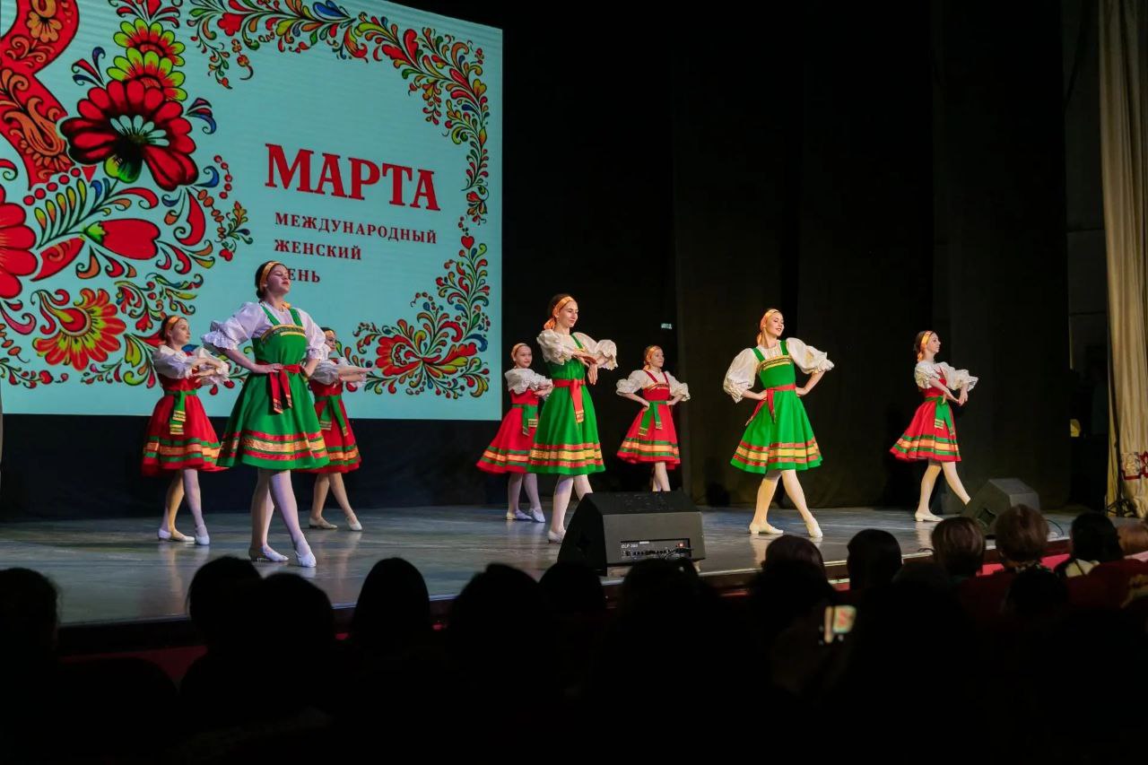 Творческие коллективы города поздравили пятигорчанок с 8 марта