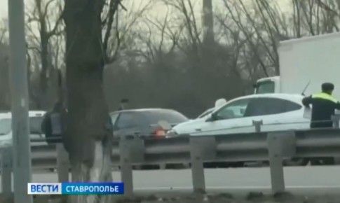 На подъезде к Пятигорску столкнулись девять автомобилей