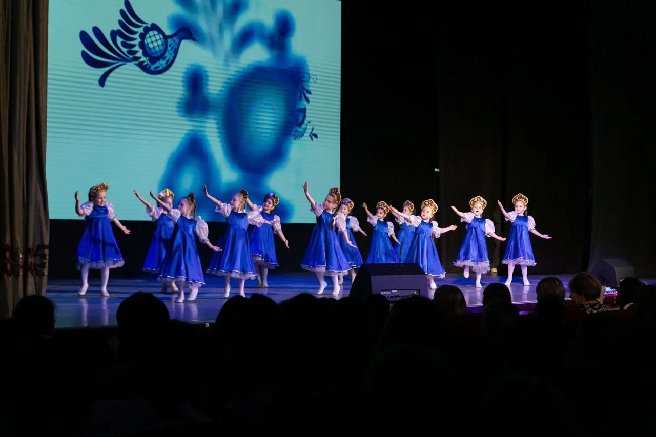 Творческие коллективы города поздравили пятигорчанок с 8 марта Творческие коллективы города поздравили пятигорчанок с 8 марта