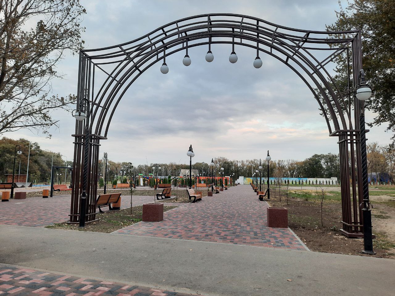 Исполнен наказ избирателей по благоустройству территории парка, прилегающей к стадиону в селе Донском Труновского района Исполнен наказ избирателей по благоустройству территории парка, прилегающей к стадиону в селе Донском Труновского района