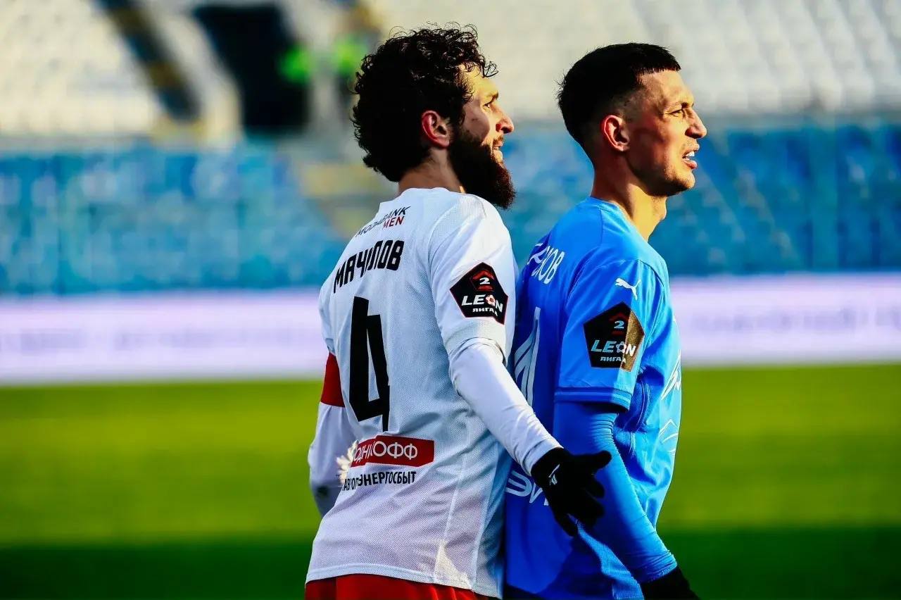 Ничья в Астрахани. Футболисты пятигорского «Машука-КМВ» во втором туре весенней части первенства России в «золотой» группе дивизиона «А» второй лиги в Астрахани мерились силами с местными «волгарями» Ничья в Астрахани. Футболисты пятигорского «Машука-КМВ» во втором туре весенней части первенства России в «золотой» группе дивизиона «А» второй лиги в Астрахани мерились силами с местными «волгарями»