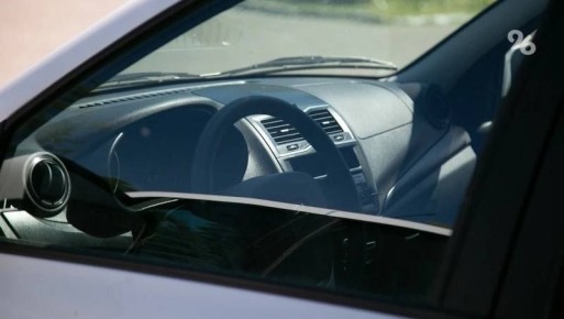 Ставрополец попал на угнанном автомобиле в ДТП, когда поехал за сигаретами