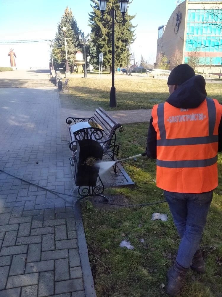 Ставрополь продолжают приводить в порядок после зимы: дороги, тротуары и остановки моют и ремонтируют Ставрополь продолжают приводить в порядок после зимы: дороги, тротуары и остановки моют и ремонтируют