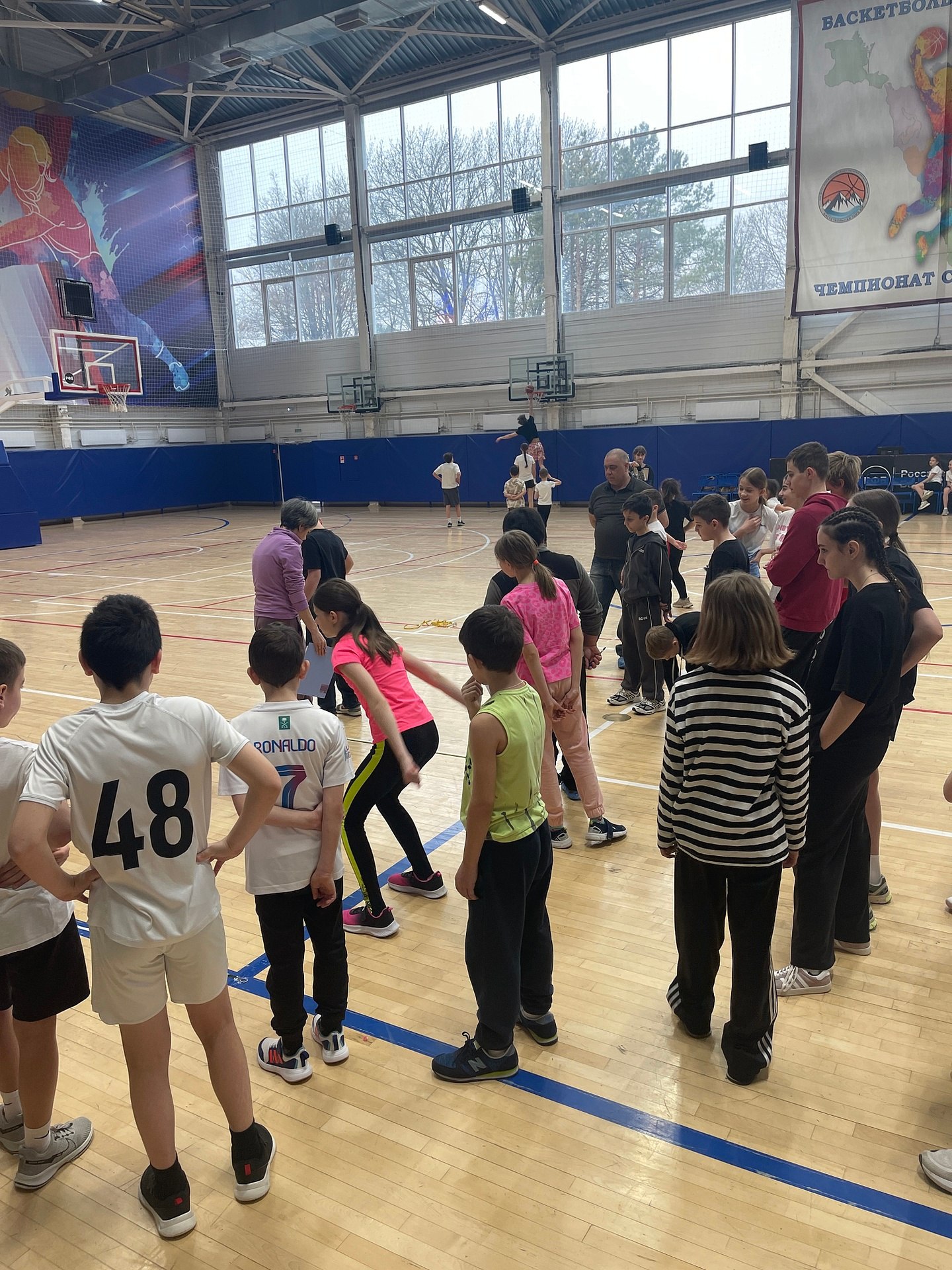 В физкультурнооздоровительном комплексе Ессентуков прошёл фестиваль ВФСК «Готов к труду и обороне» - в нём приняли участие более 100 школьников