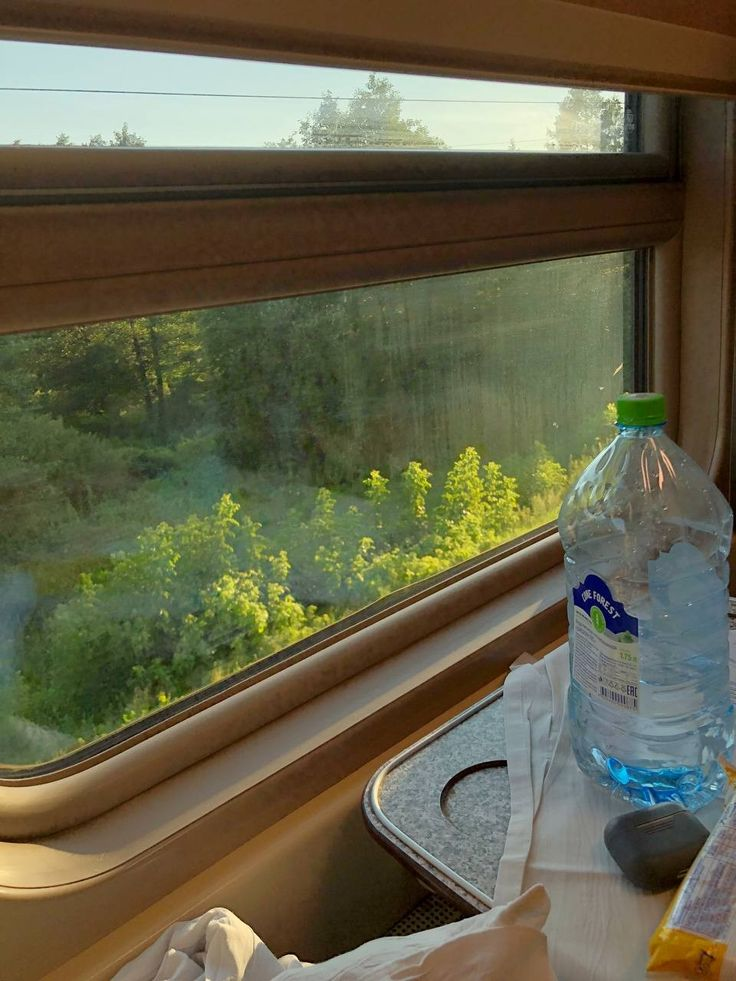 Как накормить пенсионера в поезде: советы по выбору продуктов для долгого путешествия