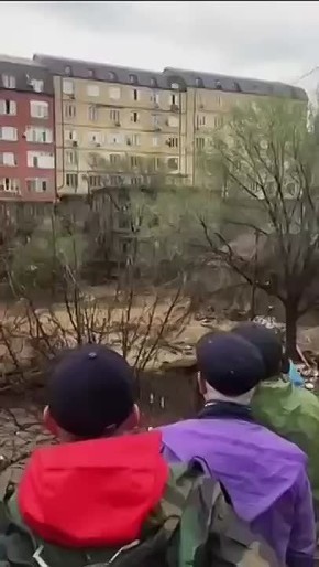 Кадры апокалипсиса из Дагестана: на глазах людей рухнула многоэтажка