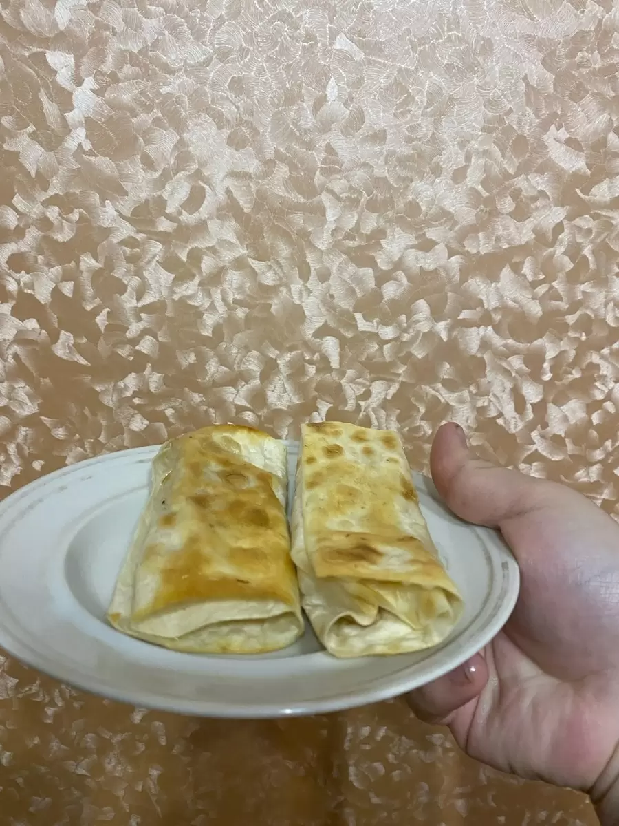 Сытные рулетики из лаваша с курицей: легкое и вкусное угощение