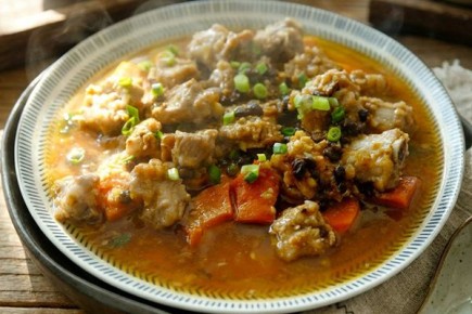 Рёбрышки на пару с тыквой и чёрными бобами: кантонский вкус, который украсит вашу зиму