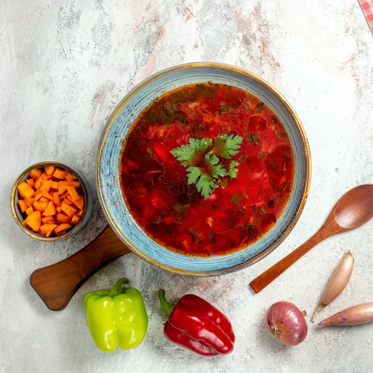 Ароматные специи для идеального борща: что посоветуют опытные повара