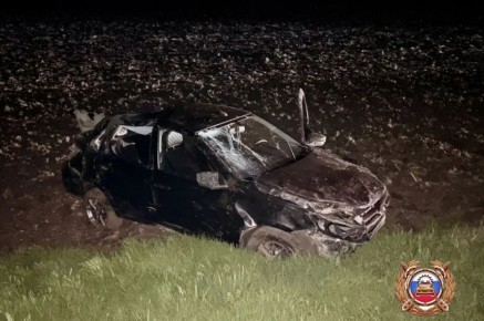 В Минераловодском округу при опрокидывании автомобиля в кювет погиб мужчина