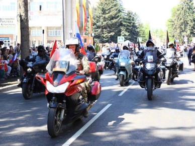Дмитрий Ворошилов: Сегодня в Пятигорск с почётной миссией прибыли представители мотоклуба «Ночные волки» - участники международного мотомарша «Дороги Победы. Кавказ - кузница героев»