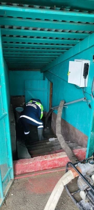 Обстановка в Ставрополе после вчерашнего ливня – последствия ликвидируют около 200 рабочих Обстановка в Ставрополе после вчерашнего ливня – последствия ликвидируют около 200 рабочих