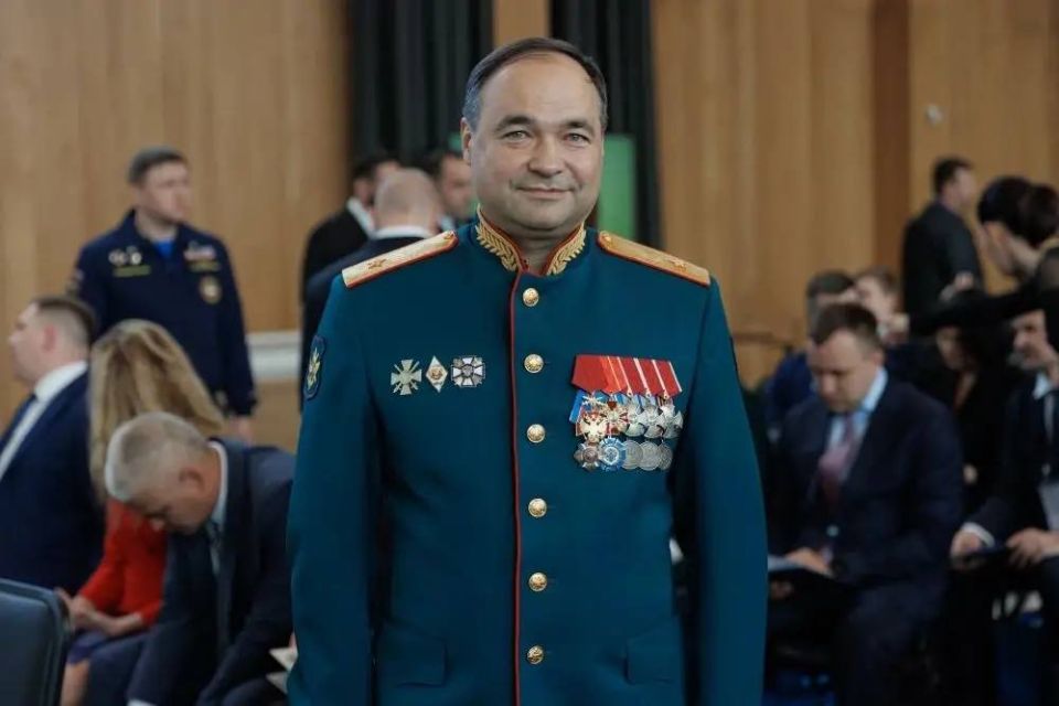 Два майора: Экс-командир разведывательной бригады "Терек" генерал Фадюхин завершил образовательную программу конкурса управленцев "Лидеры России