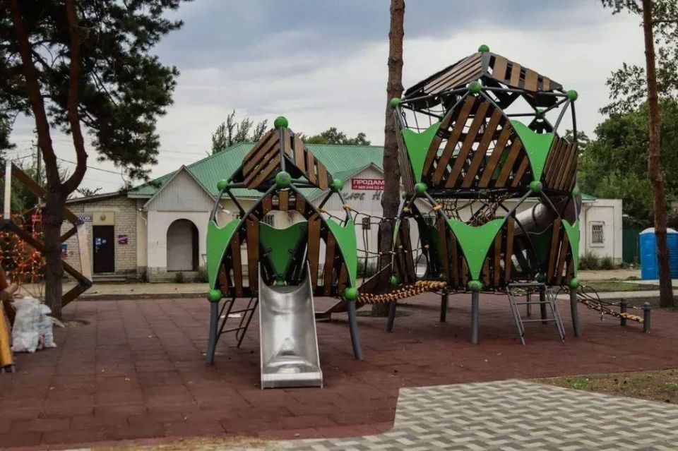 Благоустройство скверов в Невинномысске стало исполненным наказом жителей города Благоустройство скверов в Невинномысске стало исполненным наказом жителей города
