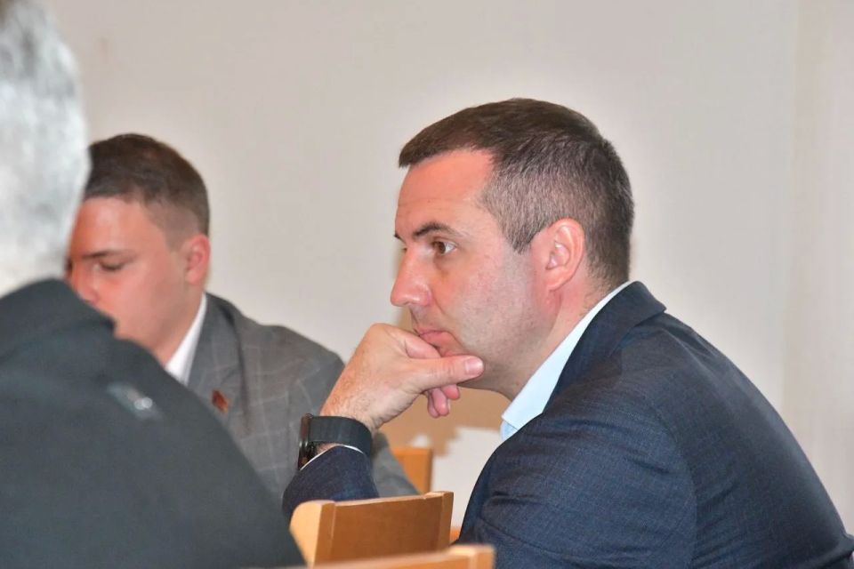 Под сопредседательством Светланы Шутовой и Тамерлана Чершембеева состоялось совместное заседание комитетов Ставропольской городской Думы по образованию и по делам молодежи Под сопредседательством Светланы Шутовой и Тамерлана Чершембеева состоялось совместное заседание комитетов Ставропольской городской Думы по образованию и по делам молодежи