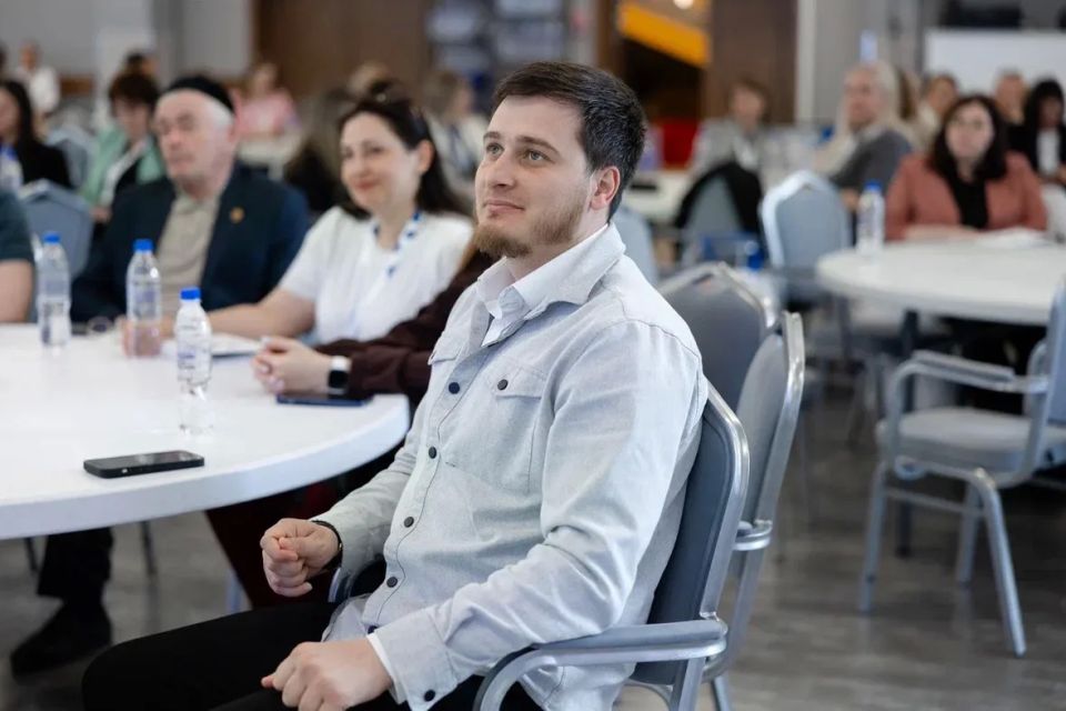 Как эффективно информировать избирателей и организовывать выборы в цифровую эпоху – этой теме посвятил своё выступление член ЦИК России Павел Андреев Как эффективно информировать избирателей и организовывать выборы в цифровую эпоху – этой теме посвятил своё выступление член ЦИК России Павел Андреев