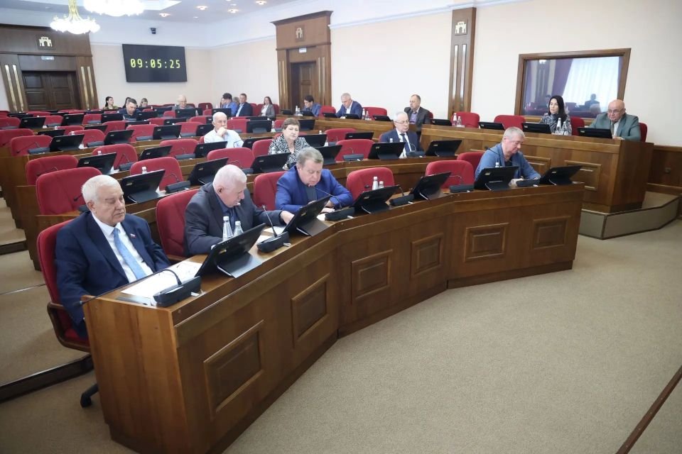 Члены Совета Думы Ставропольского края включили в повестку майского заседания краевого парламента 13 вопросов Члены Совета Думы Ставропольского края включили в повестку майского заседания краевого парламента 13 вопросов