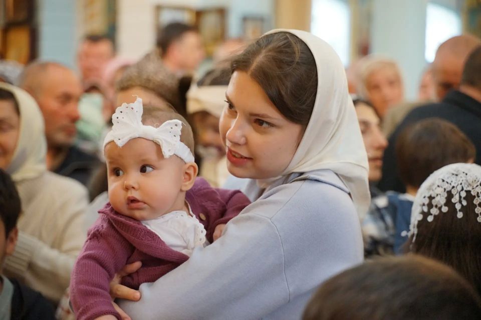В Храме Николая Чудотворца в Ессентуках открылась выставка юных художников студии «Красота Божьего мира» В Храме Николая Чудотворца в Ессентуках открылась выставка юных художников студии «Красота Божьего мира»