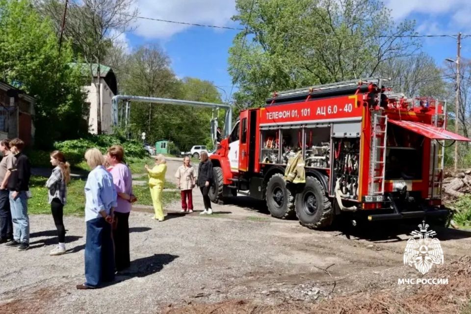 Сотрудники МЧС Ставрополья уделяют особое внимание безопасности на социально значимом объекте Сотрудники МЧС Ставрополья уделяют особое внимание безопасности на социально значимом объекте