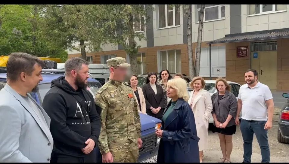 Евгений Моисеев: Ещё один автомобиль уехал к нашим бойцам в зону СВО Евгений Моисеев: Ещё один автомобиль уехал к нашим бойцам в зону СВО