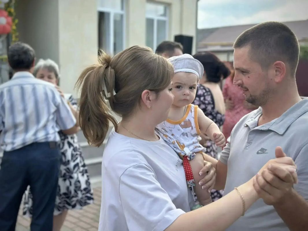 «Всё начинается с любви»: как отметили День семьи, любви и верности в посёлке Нижнеподкумском и станице Константиновской «Всё начинается с любви»: как отметили День семьи, любви и верности в посёлке Нижнеподкумском и станице Константиновской