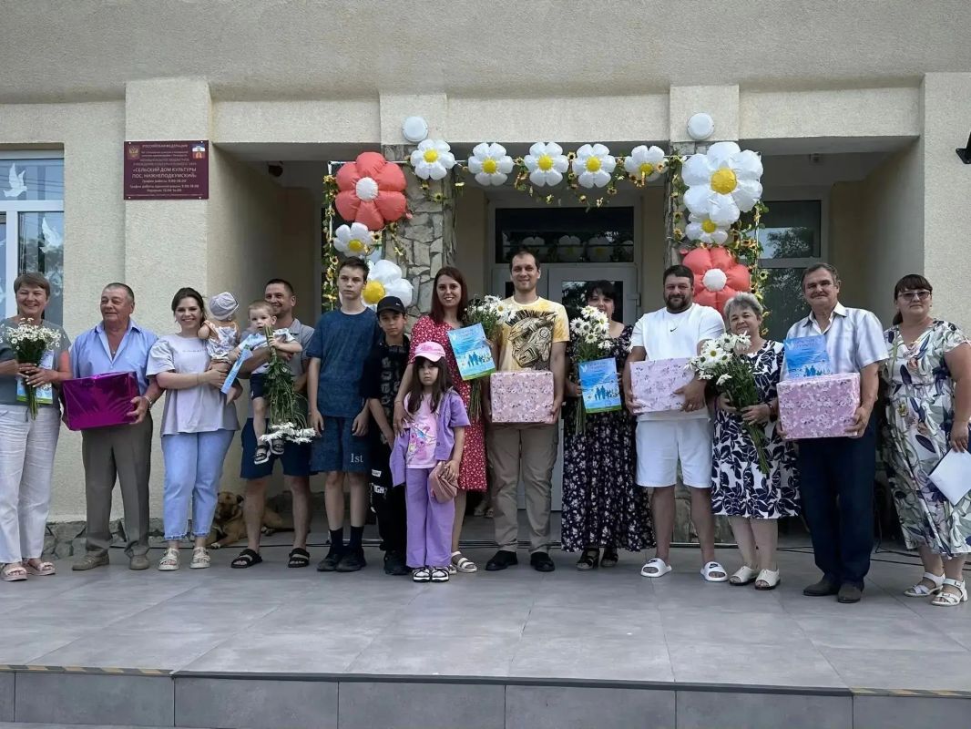 «Всё начинается с любви»: как отметили День семьи, любви и верности в посёлке Нижнеподкумском и станице Константиновской «Всё начинается с любви»: как отметили День семьи, любви и верности в посёлке Нижнеподкумском и станице Константиновской