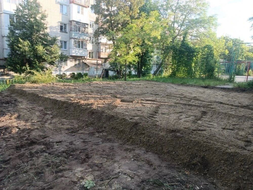 В Ленинском районе Ставрополя начали благоустраивать дворы В Ленинском районе Ставрополя начали благоустраивать дворы